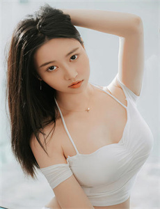 美女被c软件-樊梨花的大馒头